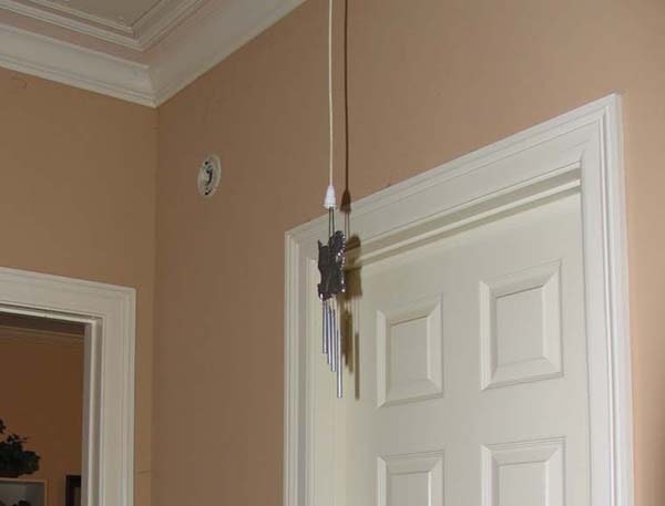 Bí Quyết Treo Chuông Gió Phong Thủy: Vị Trí Chuẩn Hút Vượng Khí, Rước Tài Lộc Vào Nhà