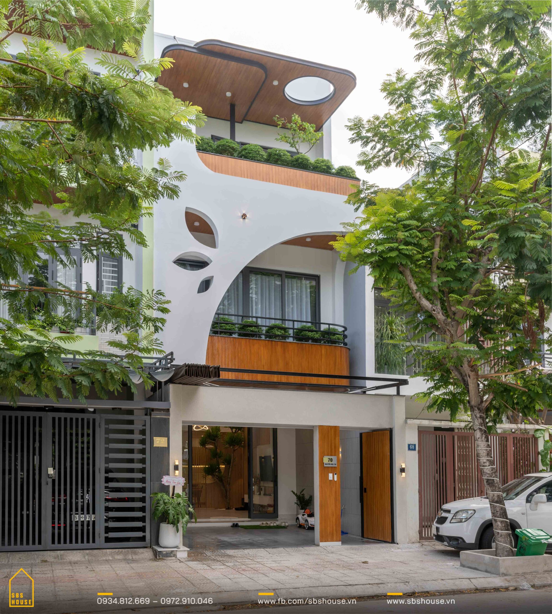 Nhà ống 3 tầng Đà Nẵng: Thiết kế nhiệt đới hòa quyện nội thất hiện đại