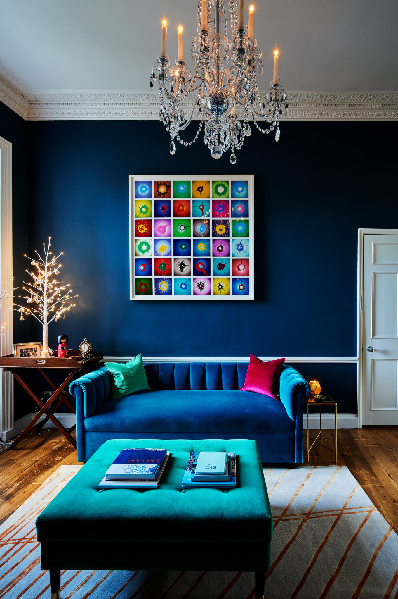 Ứng Dụng Màu Xanh Cổ Điển (Classic Blue) Trong Thiết Kế Nội Thất