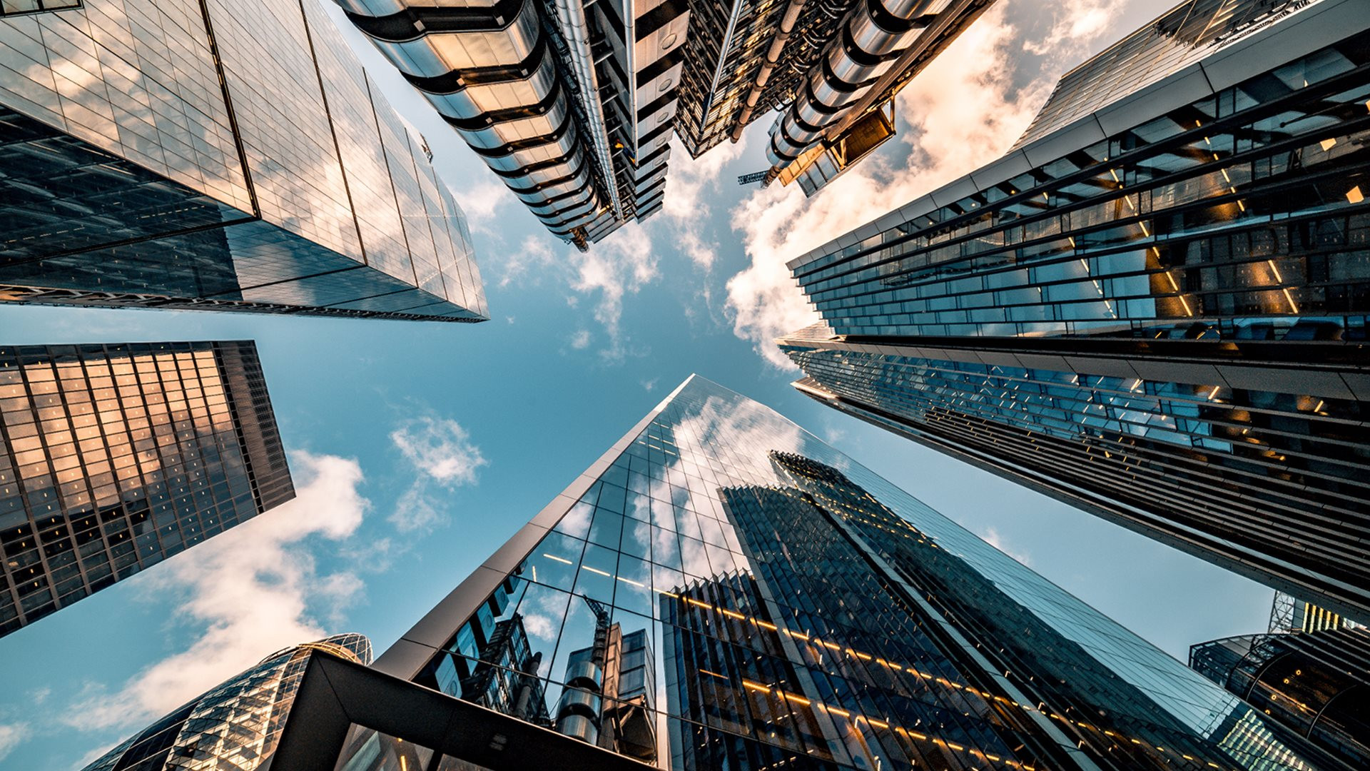 COVID-19 và Bất Động Sản Việt Nam: “Khó Chồng Khó” & Giải Pháp từ HoREA