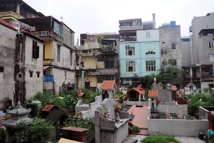 Đầu tư đất nền gần nghĩa trang: Bài học đắt giá từ Quốc Oai