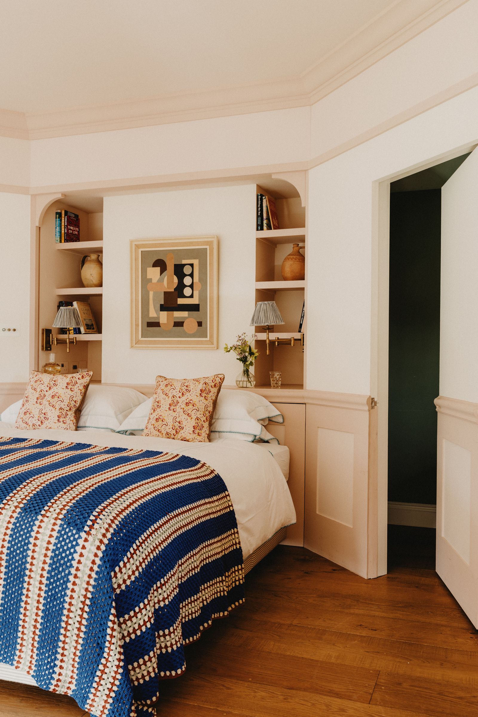 Bí Quyết Tối Ưu Hóa Không Gian Phòng Ngủ Nhỏ: Biến Hóa Bất Ngờ!