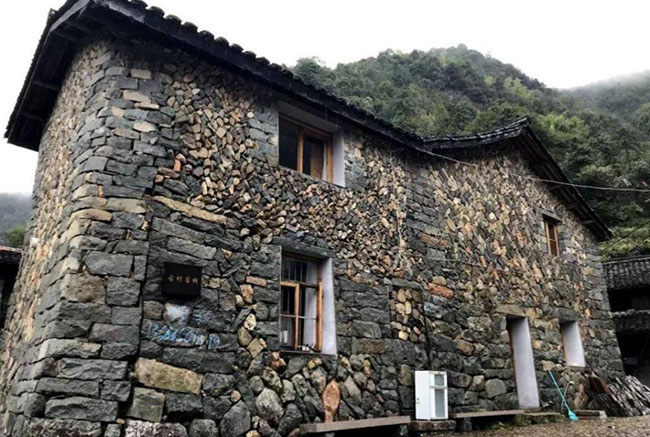 Ngôi Nhà Đá Xanh Bắc Bộ: Kiến Trúc Độc Đáo và Vẻ Đẹp Vĩnh Cửu