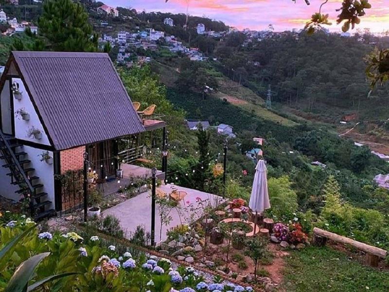 Homestay Đà Lạt độc đáo: Nghỉ dưỡng xanh từ phế liệu tái chế