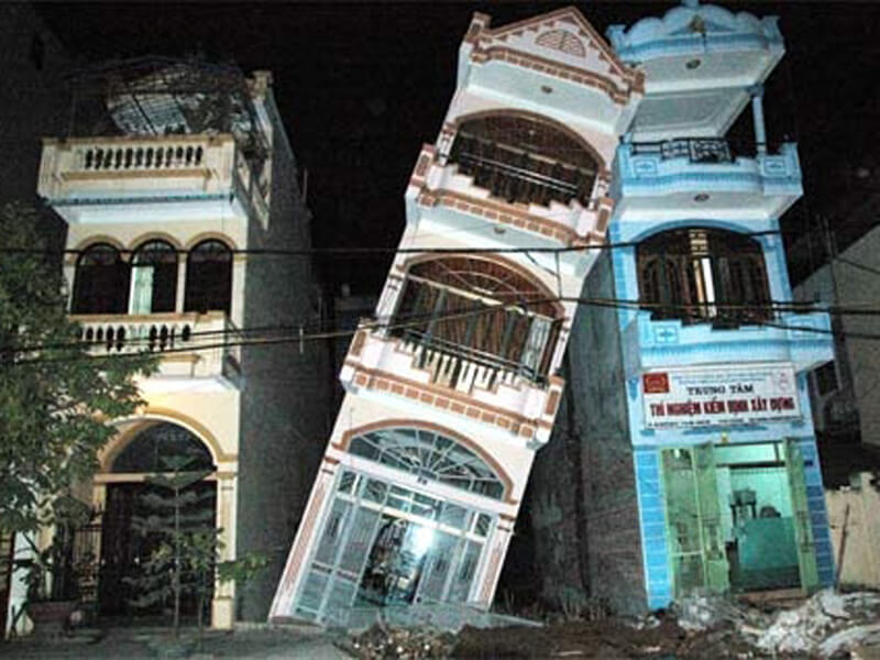 Rumah Miring: Ngôi Nhà Nghiêng Độc Đáo – Biểu Tượng Kiến Trúc Tại Jakarta