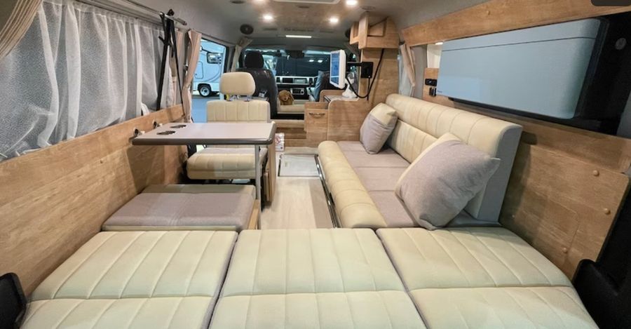 Ngôi Nhà Di Động Từ Thùng Xe Tải: Sáng Tạo và Tiện Nghi